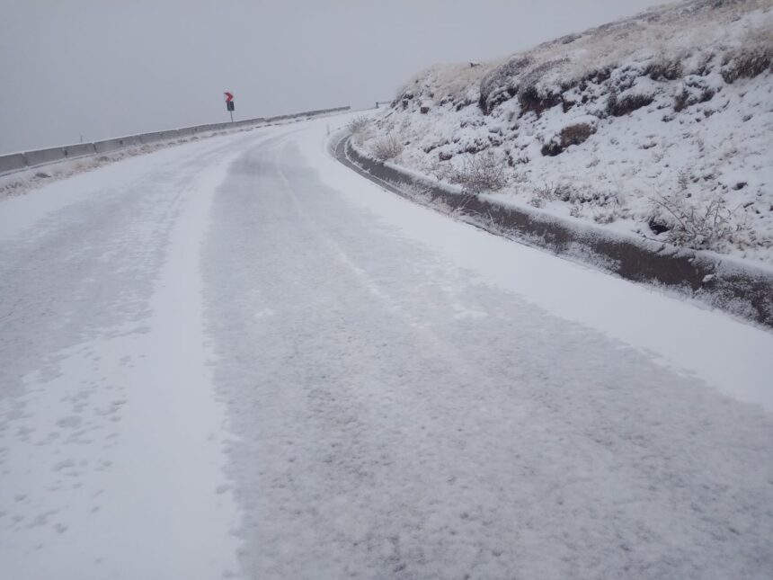 trafic oprit din cauza zapezii pe doua drumuri nationale in caras severin 695eb5e70e604