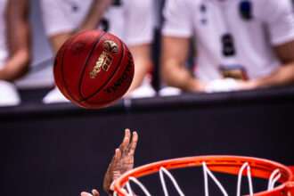 u bt intalneste hamburg in penultimul meci pe teren propriu in sezonul regulat al eurocup 6963a6fdbd1a6