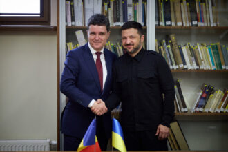 zelenski a discutat cu nicusor dan multumesc presedintelui si poporului roman pentru sprijinul acordat 697cf3bd8afe0