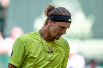 zverev al treilea favorit incepe turneul cu emotii dar avanseaza in turul 2 la australian open 696c76dc6c9ab