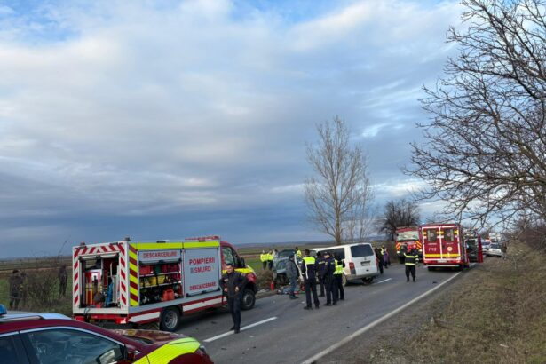 accident intre doua masini pe dn 2g in judetul bacau circulatia este oprita 69900fea9bc34