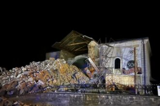 ancheta pe santierul unde s a prabusit turnul bisericii reformate din orasul cehu silvaniei o politista a fost ranita 6982e71434943