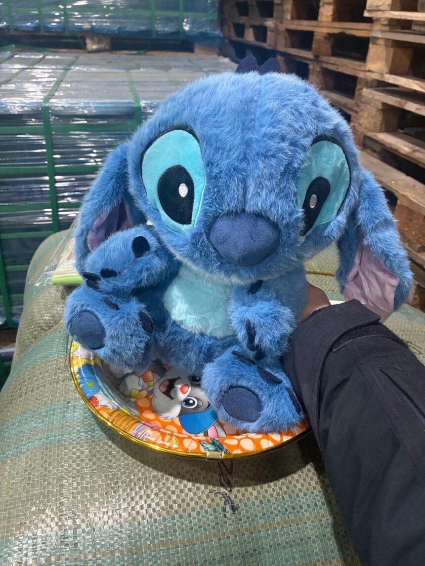 captura in portul constanta mii de jucarii si genti posibil contrafacute ridicate de politisti 698f0e1406858