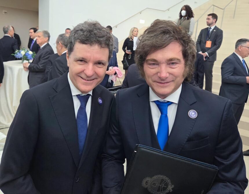 cine este controversatul presedinte libertarian cu care nicusor dan s a pozat 699725fef34f8