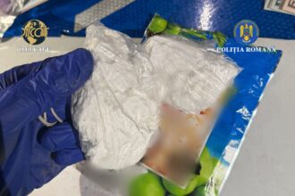cocaina la vanzare in apropierea unui liceu din constanta traficantul a fost arestat 6989c377402d1