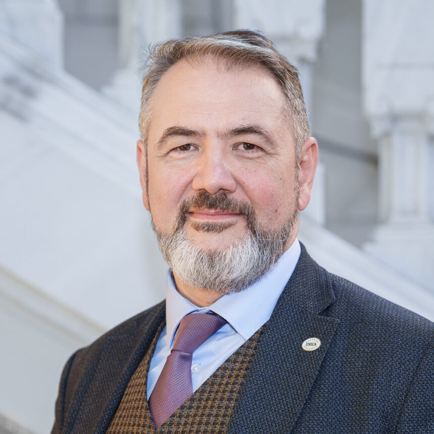 consilier prezidential despre interzicerea retelelor sociale pentru copii sa mergem pe partea de preventie sa le dam filtrul necesar pentru a naviga cu discernamant 698343a3ebbcd