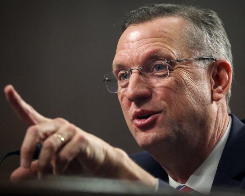 democrats deride veterans affairs secretary for repeating false claims about alex prettis killing 698d0c90b0d21