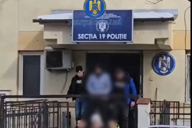 doi tineri au tras cu pistoale cu bile in mai multe fete intr o intersectie din sectorul 5 69820cd8e7d8f