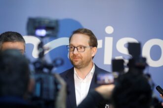 dominic fritz as propune un pact intre partidele politice ca nu vom creste taxele nici anul acesta nici anul viitor 699a18c8cfa78