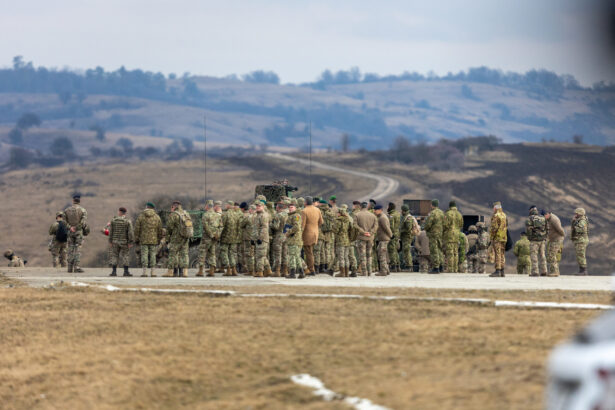 dynamic front 26 la cincu nato testeaza integrarea loviturilor multidomeniu artileria aliata si dronele de recunoastere 698b2a2289413