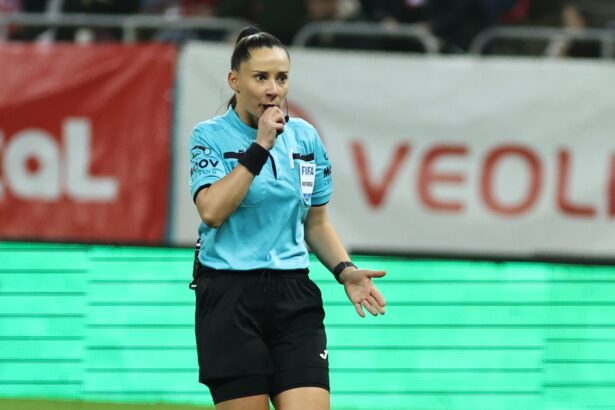 iuliana demetrescu va arbitra in play off ul uefa womens champions league 6989bbf359623