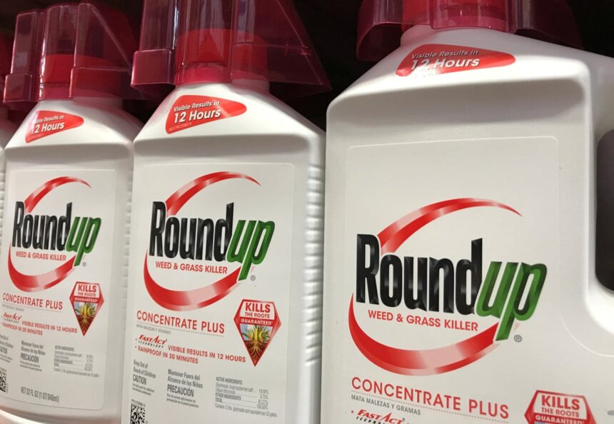 lawyers for us cancer sufferers challenge bayers 7 25bn roundup settlement deal 699f89d149ff9