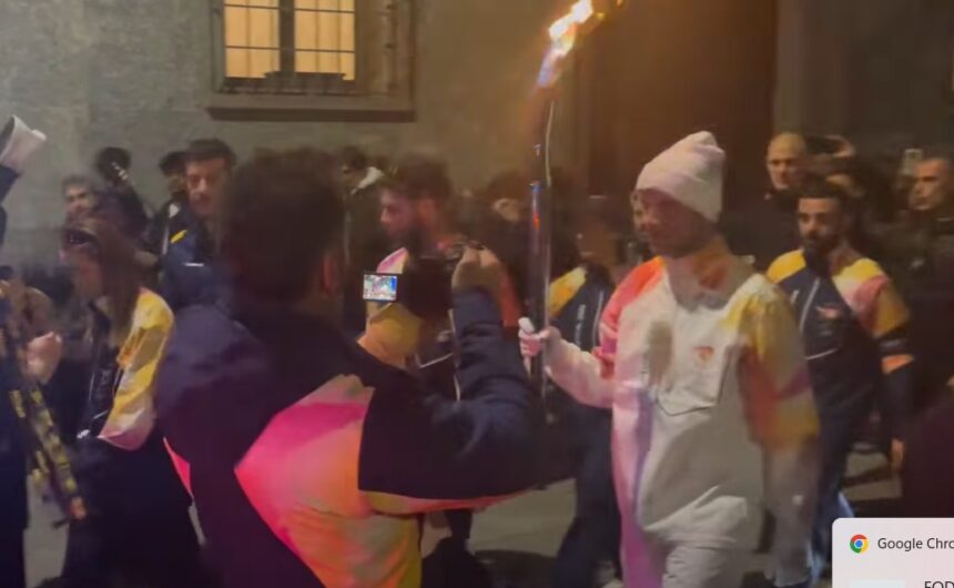 moment legendar cristi chivu poarta torta olimpica pentru jocurile olimpice de iarna milano cortina 6984df690a79c