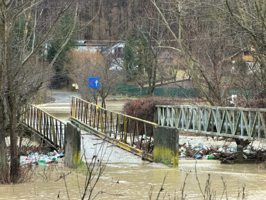 pericol de inundatii pe mai multe rauri din vestul si sudul romaniei 69a15a3922f86