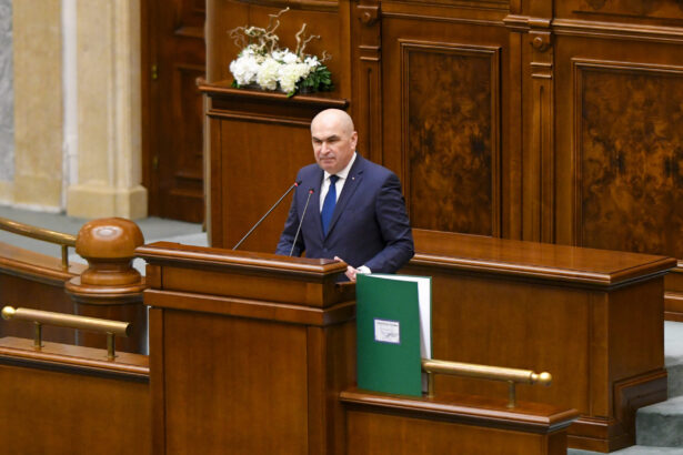 primele doua din cele trei motiuni depuse de opozitie respinse motiunea impotriva lui radu miruta dezbatuta acum ministrul apararii motiunea de astazi este despre un subiect inventat am 698a147d5377d