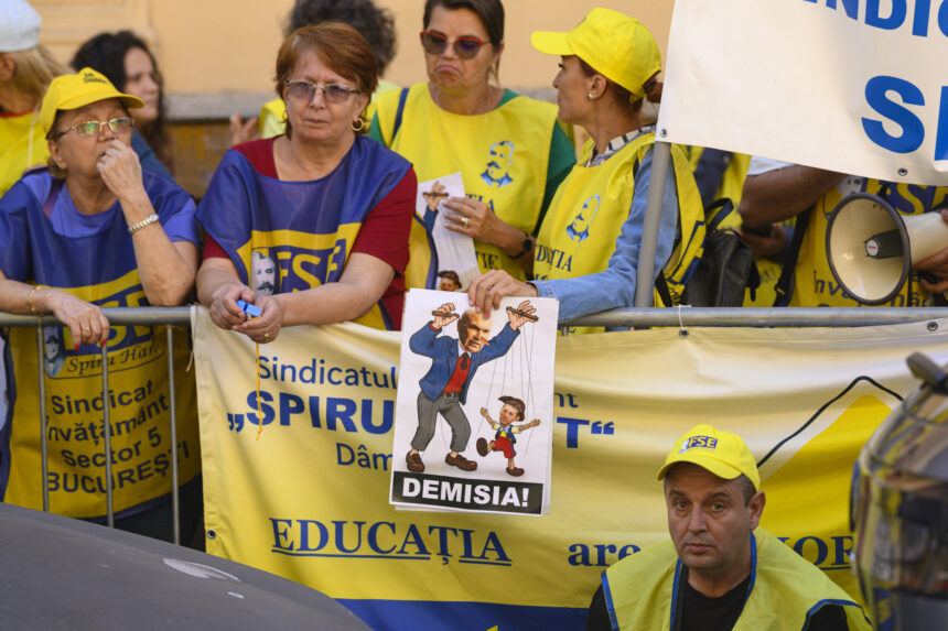 protest al sindicatelor din educatie la palatul cotroceni sub sloganul scoala saraca tara needucata anosr se alatura 699ed45b16f0c
