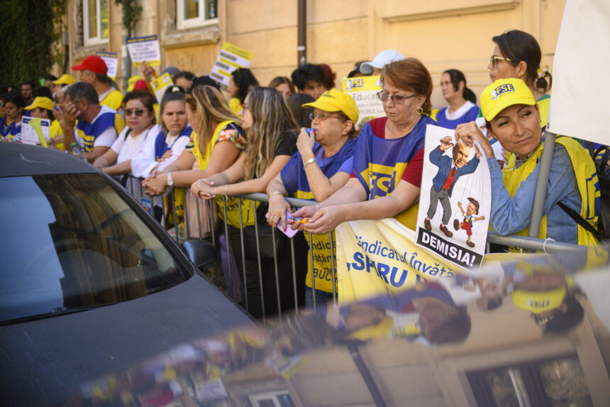 protest al sindicatelor din invatamant asteptat astazi in fata guvernului anosr se va alatura manifestatiei ce solicita sindicatele prin acest protest 6982f15f65255