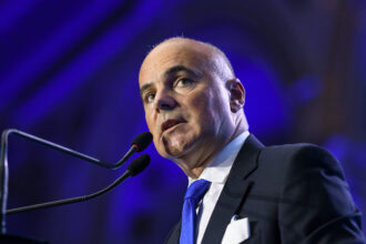 rares bogdan trage semnalul de alarma suprataxarea ne duce in cap fara economie liberala romania intra in colaps 698f5dde2748f