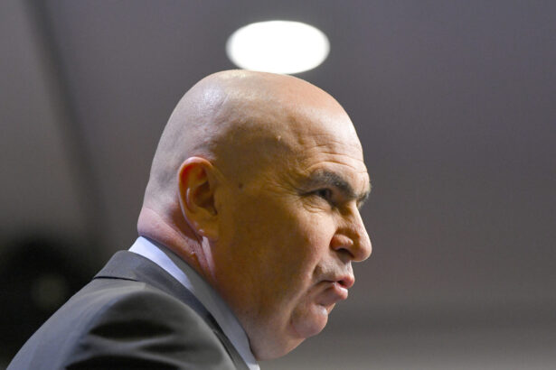 reforma lui bolojan contestata de sindicatul angajatilor guvernului acuzatii de guvernare de tip solo si fortare a constitutiei 69845ba801062