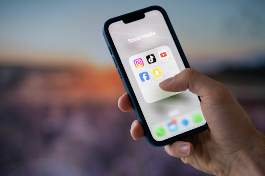 salvati copiii romania recomanda interdictia totala a accesului copiilor sub 13 ani pe retelele sociale 6985b8cee54ba