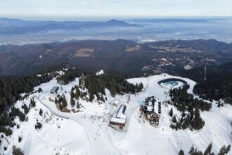 se schiaza pe toate partiile din poiana brasov in ciuda temperaturilor pozitive 698f18bad9bfe
