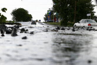 sedinta extraordinara la ministerul mediului in contextul avertizarilor hidrologice institutiile abilitate vor transmite avertizari 6984ada19f036