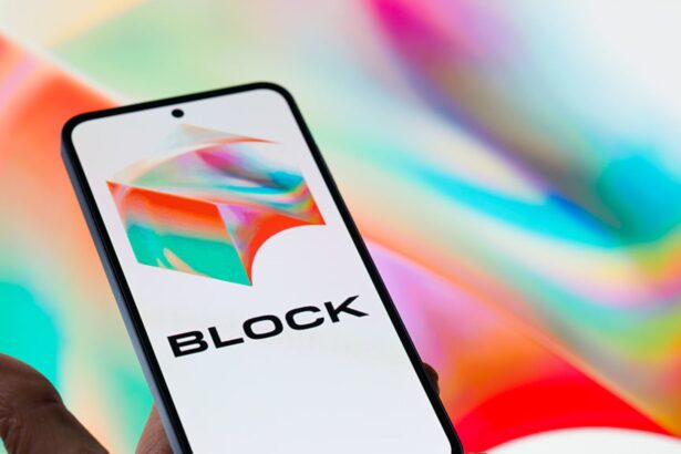 stocks making the biggest moves premarket block dell technologies coreweave netflix and more 69a1900da069a