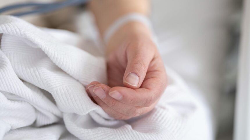 tanara desfigurata intr un spa al unui hotel din brasov dosarul trimis in judecata dupa 4 ani 6984f9cd9c834