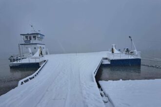 transportul fluvial pe dunare oprit din cauza vremii 6995861662861