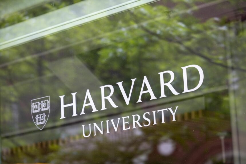universitatea harvard afectata de scandalul epstein fostul sau presedinte lawrence summers demisioneaza 699f7157812a6