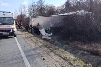 update accident cumplit intre un camion si un microbuz de marfa pe dn 6 in caras severin trei morti intre care 2 copii 6988a8952bece