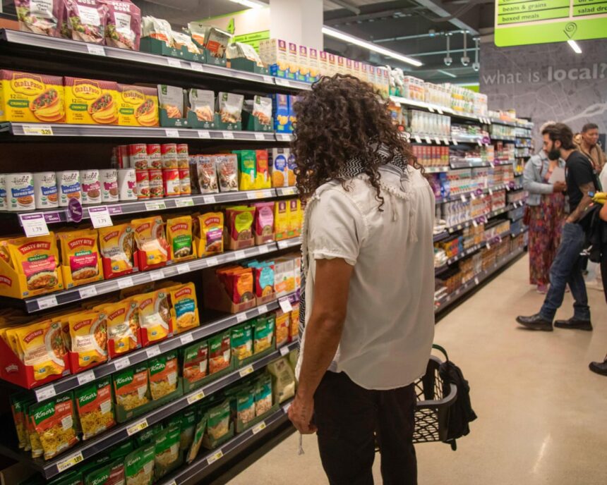 us inflation falls to 2 4 in january after trumps tariffs led to price fluctuations 698f2ea3d0c1c