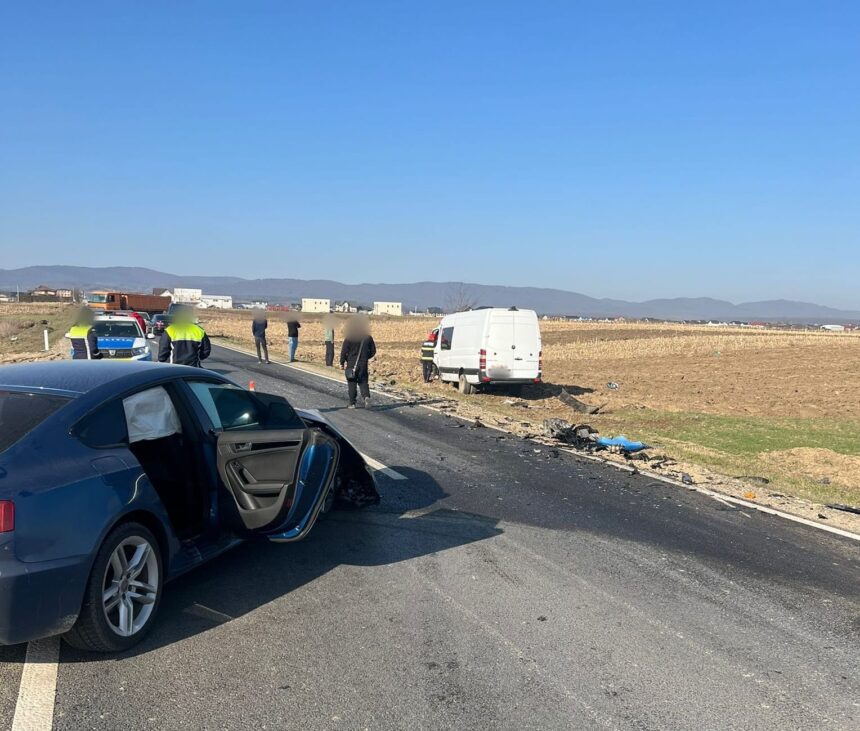 accident rutier intre marginea si radauti traficul este blocat pe ambele sensuri 69b7b48ba877a