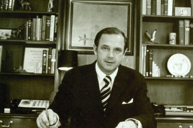 alexander butterfield nixon aide who disclosed watergate tapes dies aged 99 69b00de457a2f