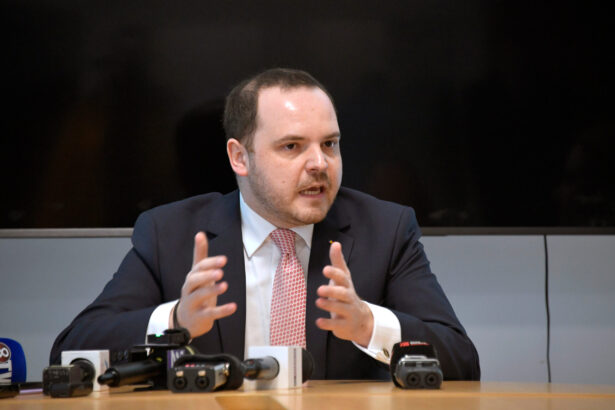 alexandru rogobete anunta investitii in infrastructura si in tratamentul marilor arsi 69caa35439338