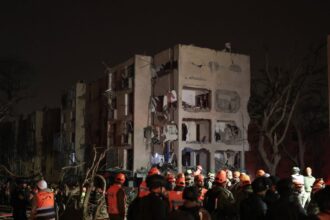 almost 100 wounded in iranian missile strikes on southern israel 69bf27e7d59cb