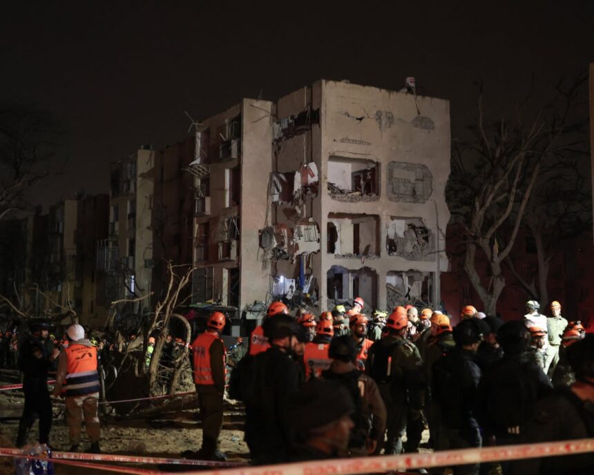 almost 100 wounded in iranian missile strikes on southern israel 69bf27e7d977c