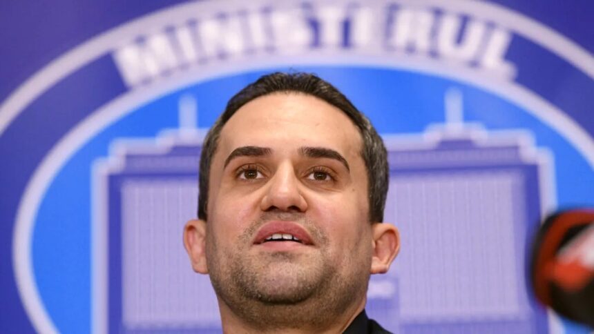 ciprian serban anunta ca aproximativ 250 km de autostrazi si drumuri expres vor fi dati in folosinta in acest an 69b9534b99177