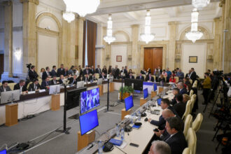 cum vede reuters criza bugetara din romania deficit record recesiune tehnica si coalitie la limita 69baf25a55ff4