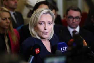 cutremur politic in franta extrema dreapta din franta avanseaza in alegerile municipale cu rezultate istorice pentru partidul lui marine le pen 69b7327195bee