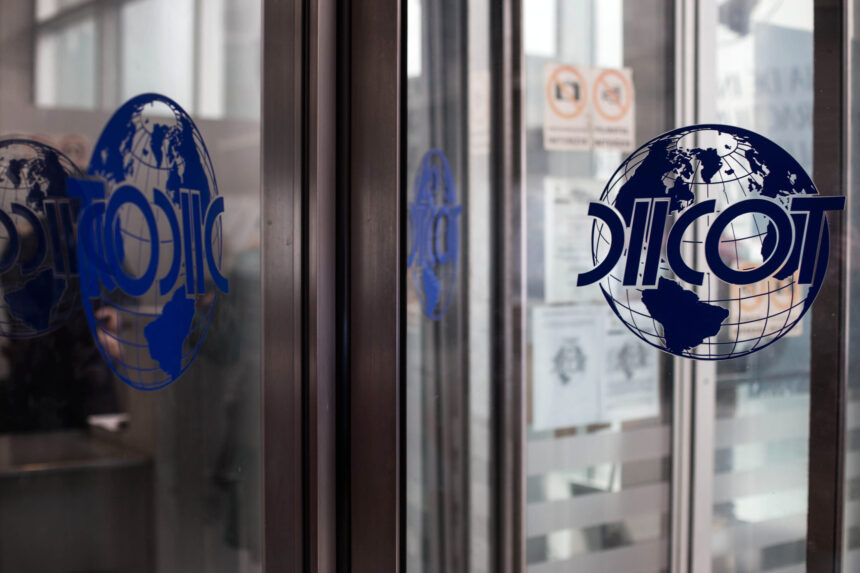 diicot doi inculpati de 16 si 21 de ani retinuti pentru pornografie infantila cel major acuzat si de viol asupra unui minor 69c66e5e5bd64