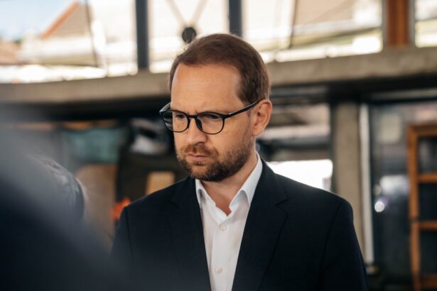 dominic fritz vrea sa scoata pacanelele de langa scoli trei sferturi dintre ele sunt la mai putin de 500 de metri 69a999e06aa2f