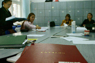 efectul bolojan aproape 400 de profesori au plecat din sistem de la inceputul anului scolar 2025 2026 69a7e4ae3805d