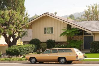 famous brady bunch house awarded los angeles landmark status 69a8c8fe362ae