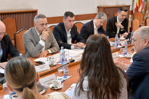 florin barbu s a intalnit cu comisarul european costas kadis cei doi au discutat viitorul pescuitului si acvaculturii in ue 69c271bbab1f4