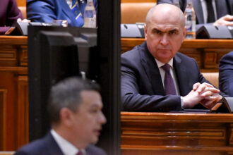 fost premier bugetul pe 2026 unul timid care incearca sa garanteze supravietuirea politica a guvernului 69bd075849010