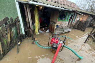 furtuni puternice in teleorman acoperis smuls de vant si gospodarii inundate in mai multe localitati 69c7eb22b03c7