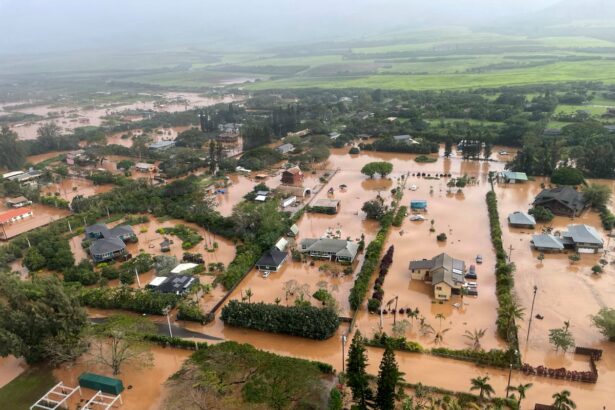 hawaii urges residents to leave now amid worst flooding in over 20 years 69bf87f9d3172