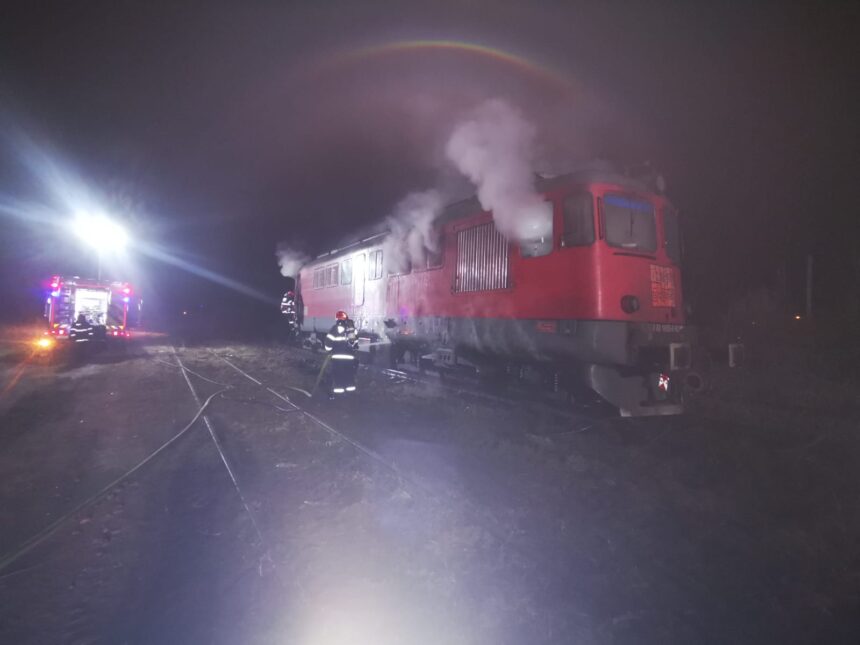 incendiu la o locomotiva in oradea interventie rapida a pompierilor in gara episcopia 69b927ea632e5