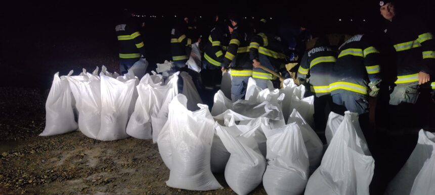 inundatii in vrancea peste 200 de salvatori mobilizati si primele evacuari in miez de noapte 69c9f97e20a8a